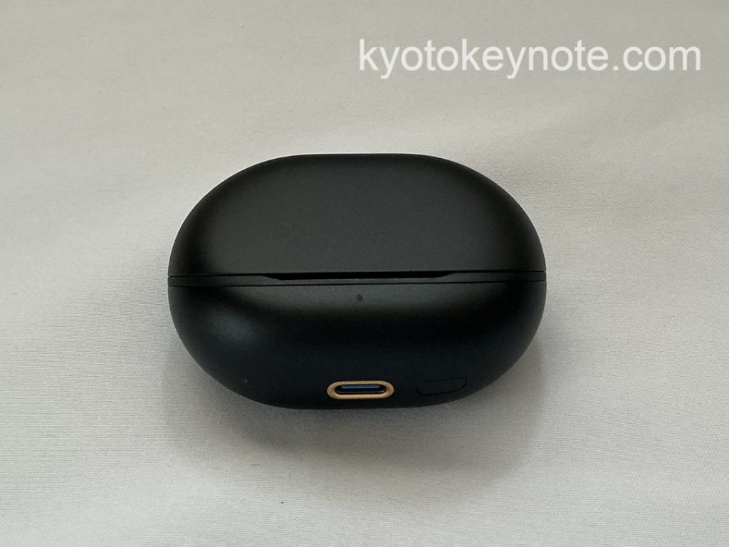 イヤホンケース 表